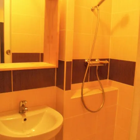 Apartment A 20 M² Terrasse Accueillante Hyeres